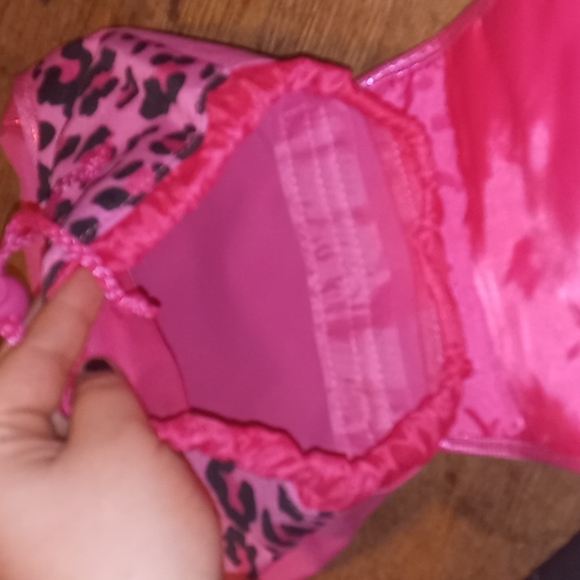 Hello Kitty - Picture 3 of 4